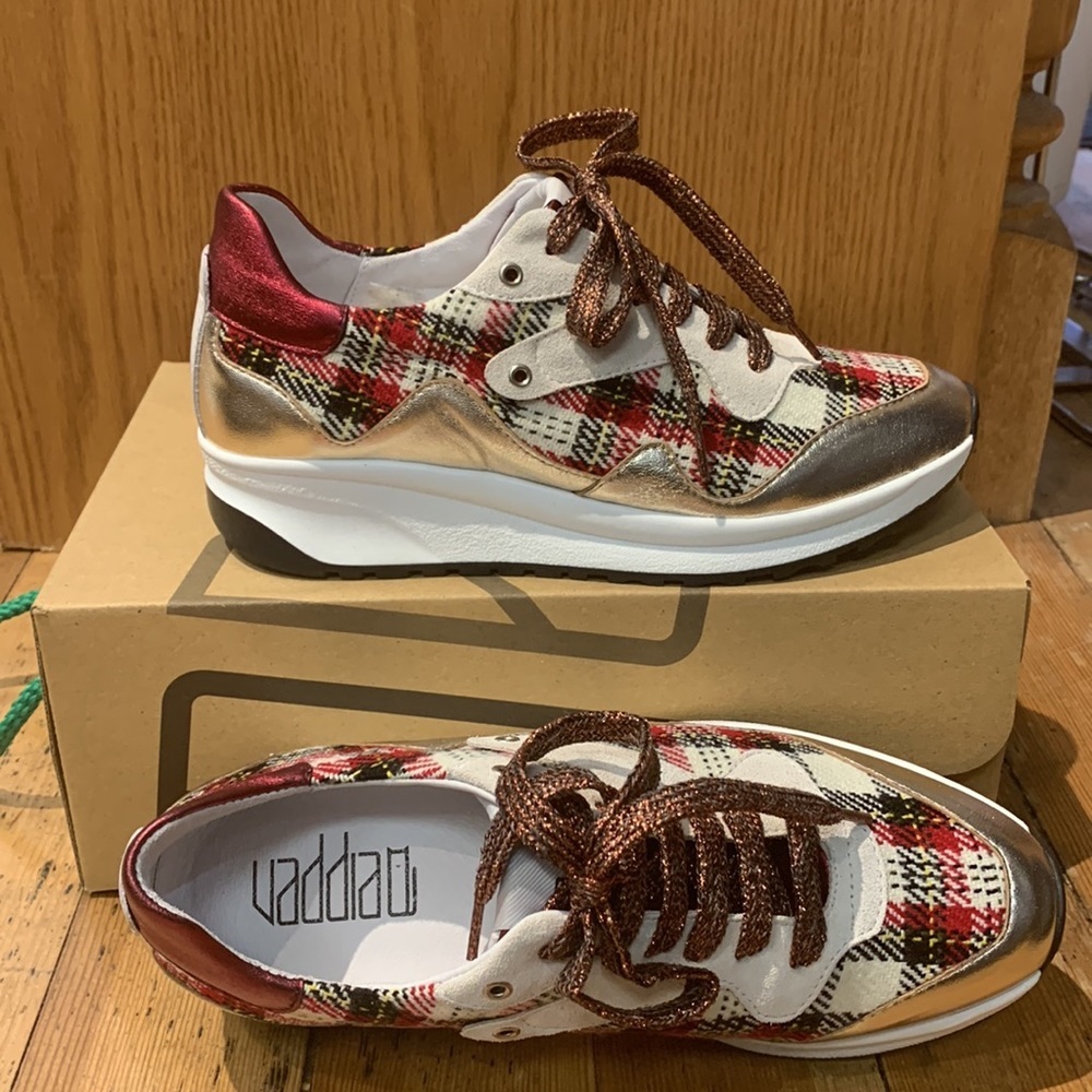 NIB Vaddia Red Tweed tennis shoe. Leather and fabric. Made in Portugal. - Picture 6 of 8